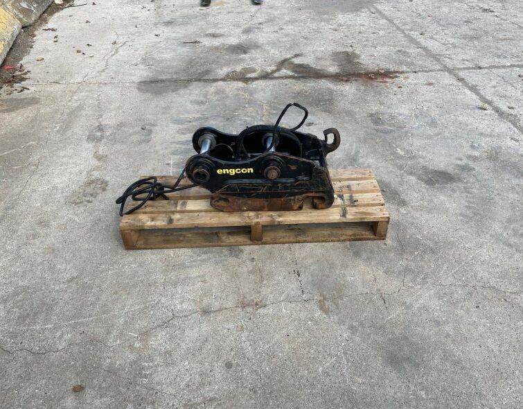 - ENGCON QS45 HYDRAULIC HITCH