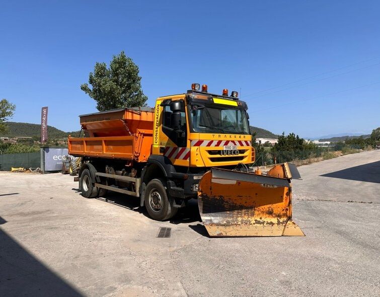 IVECO  TRAKKER 4X4 ***SIN QUITANIEVES, SIN SALERO***