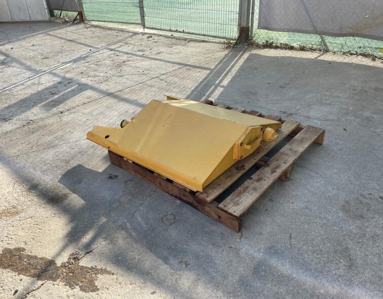 - HYDRAULIC TANK FOR MOTOR GRADER