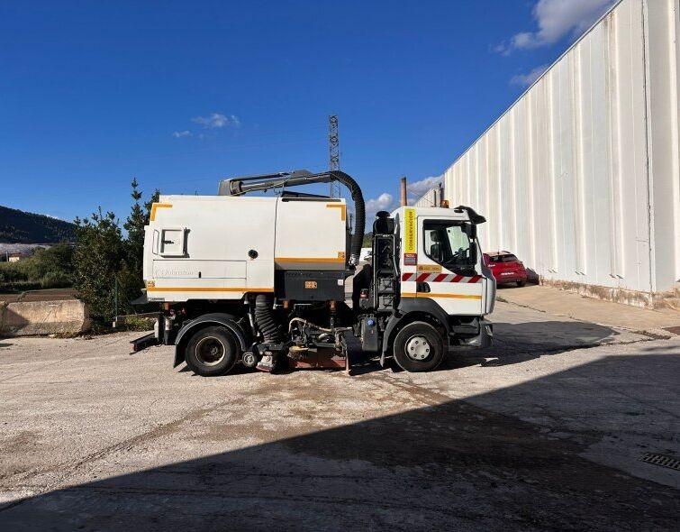 - BUCHER MAXPOWA V50 SWEEPER TRUCK