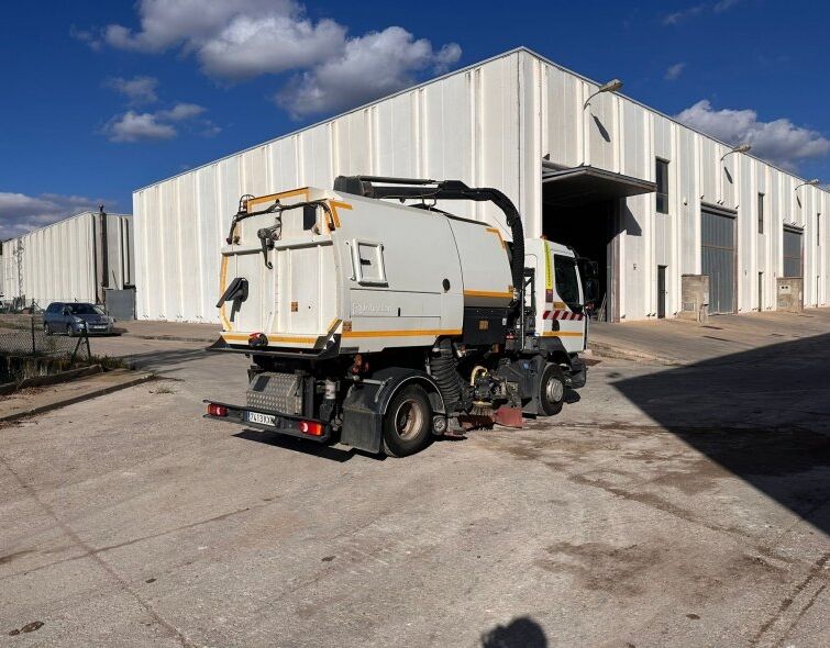 - BUCHER MAXPOWA V50 SWEEPER TRUCK