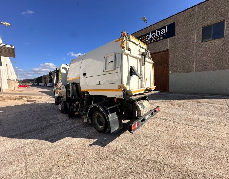 - BUCHER MAXPOWA V50 SWEEPER TRUCK