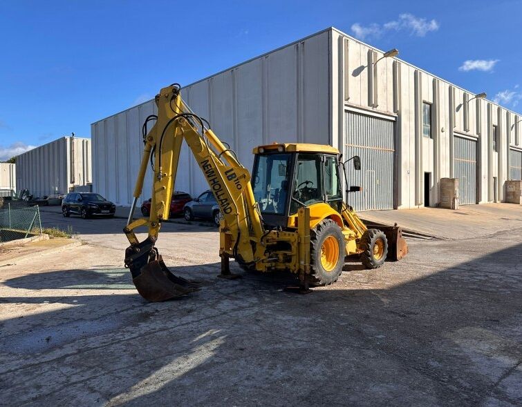 NEW HOLLAND LB110-4PT