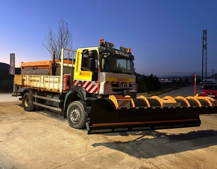 IVECO  TRAKKER 4X4 ***SNOWPLOW***