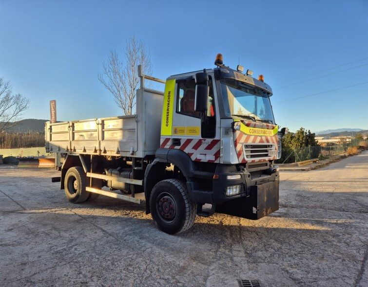 IVECO  TRAKKER 4X4 ***TIPPER***