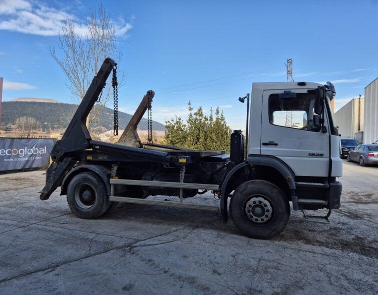 MERCEDES  AXOR 1828***CADENAS***