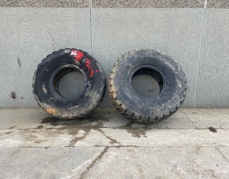- 20.5R25 TIRE