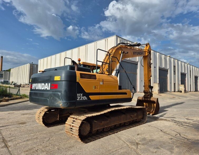 HYUNDAI  HX220L