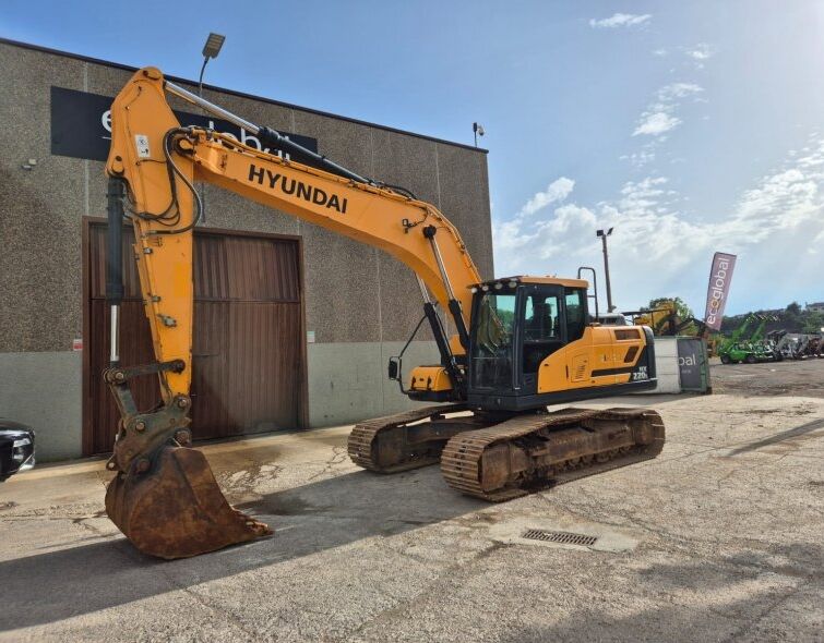 HYUNDAI  HX220L