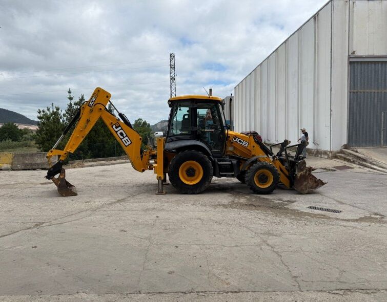 - JCB 3CX MIXED BACKHOE LOADER