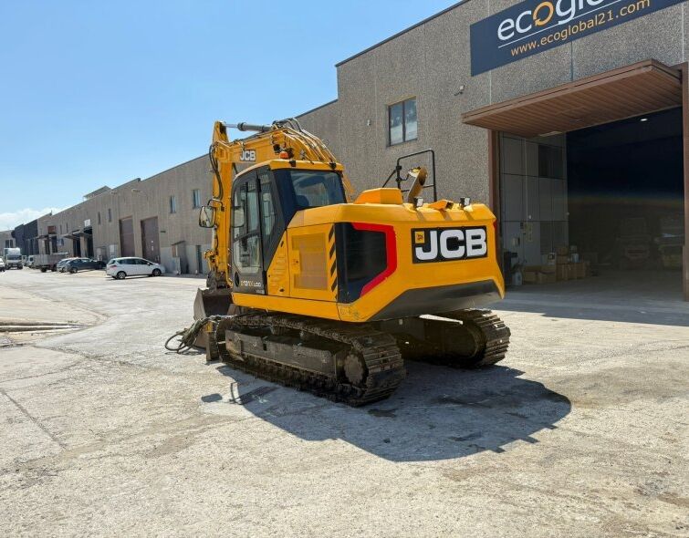 JCB  131X LCD