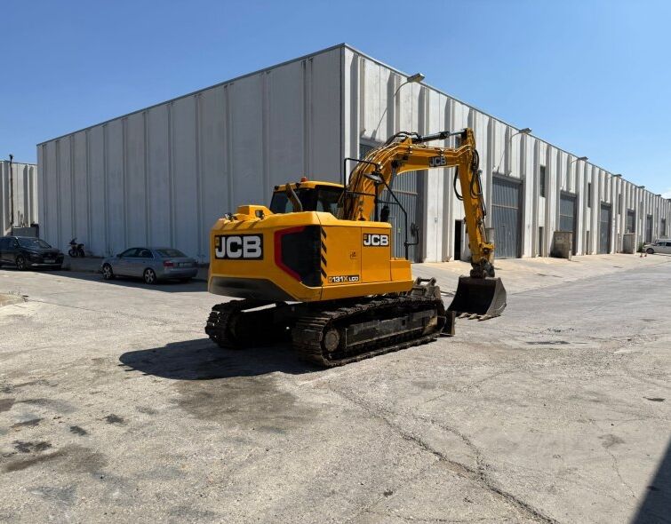 JCB  131X LCD