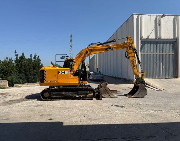 JCB  131X LCD