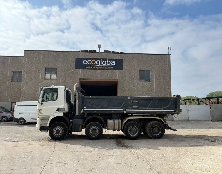 DAF CF430 VOLQUETE 8x4***TRILATERAL***de ocasión