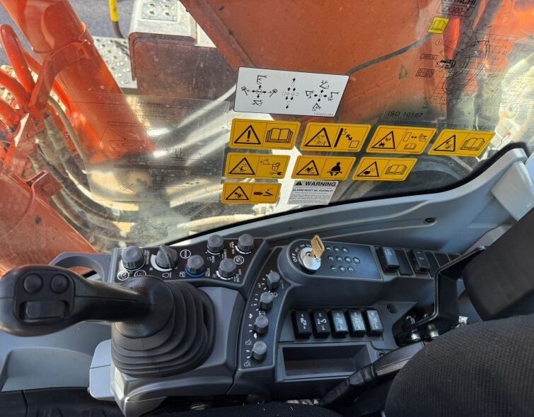 HITACHI ZX300 LC-7