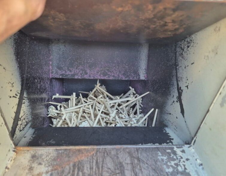 - PLASTIC SHREDDER