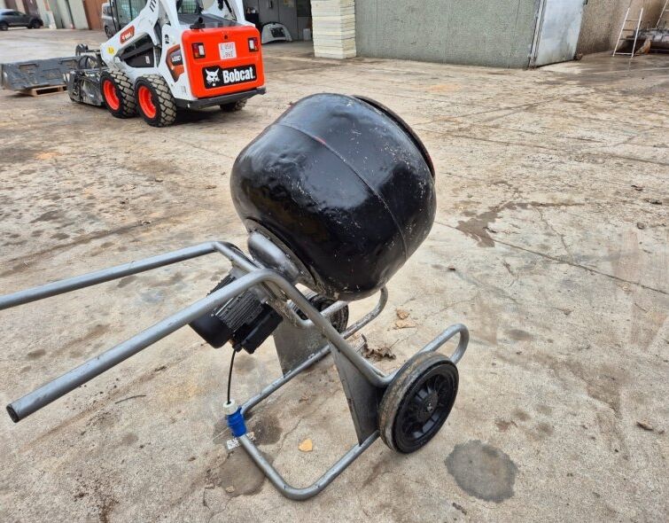 - FORMIGONERA DE 150L