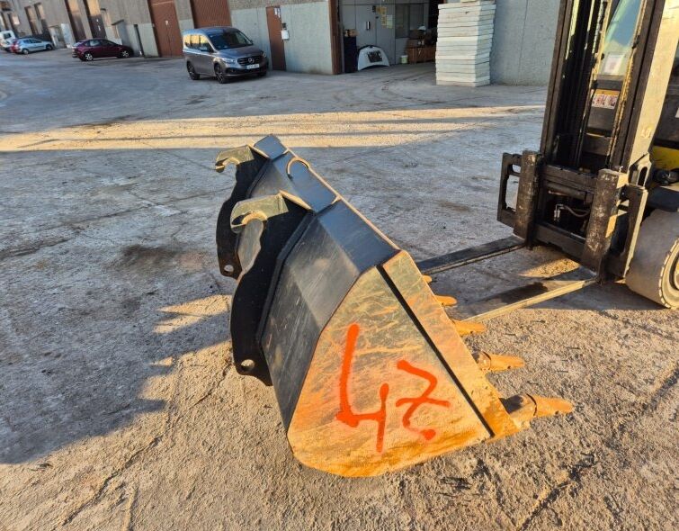 - CAÇ PALA CARREGADORA VOLVO