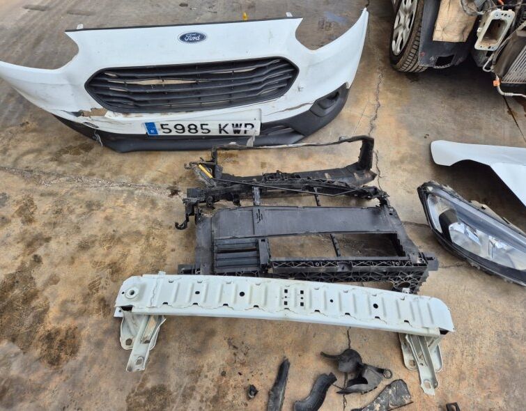 FORD  TRANSIT COURIER