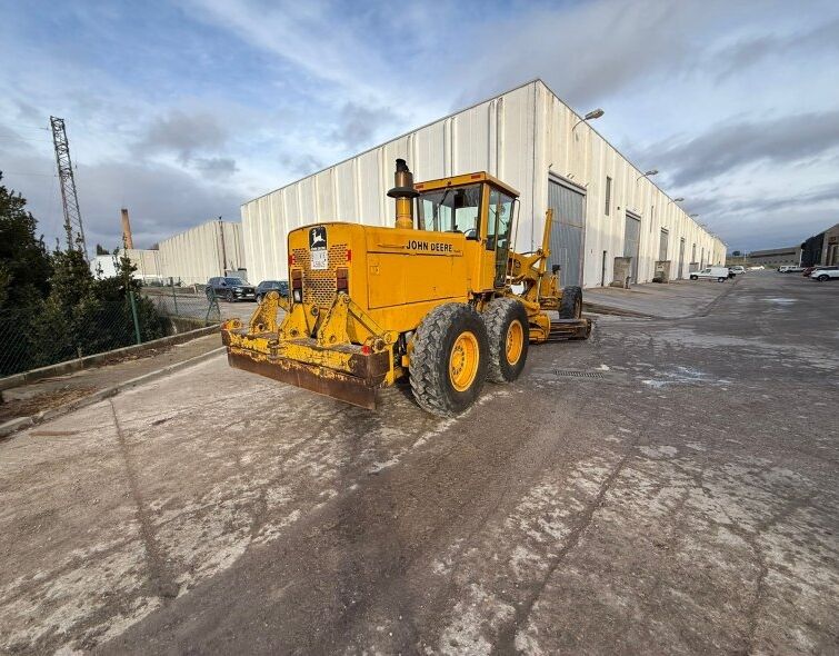 JOHN DEERE 772B ***INSCRIT***