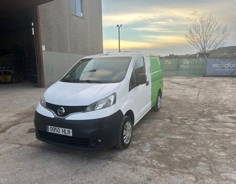 NISSAN NV200