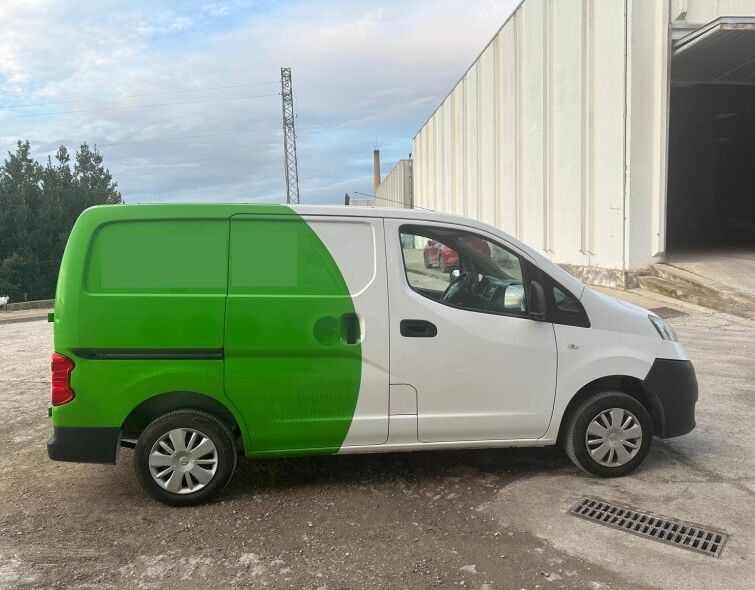 NISSAN NV200