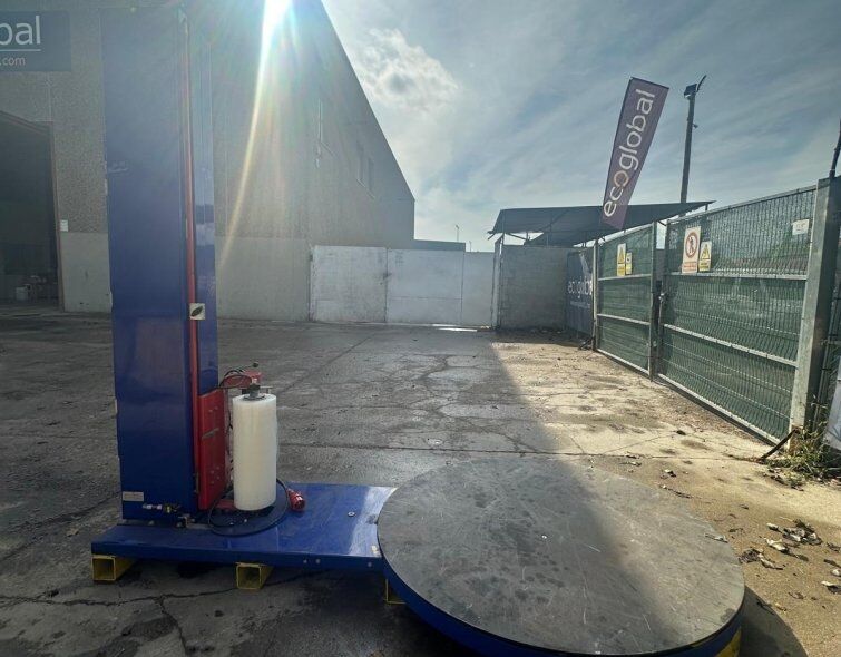 - SEMI-AUTOMATIC STRAPPER FOR EUROPEAN PALLETS