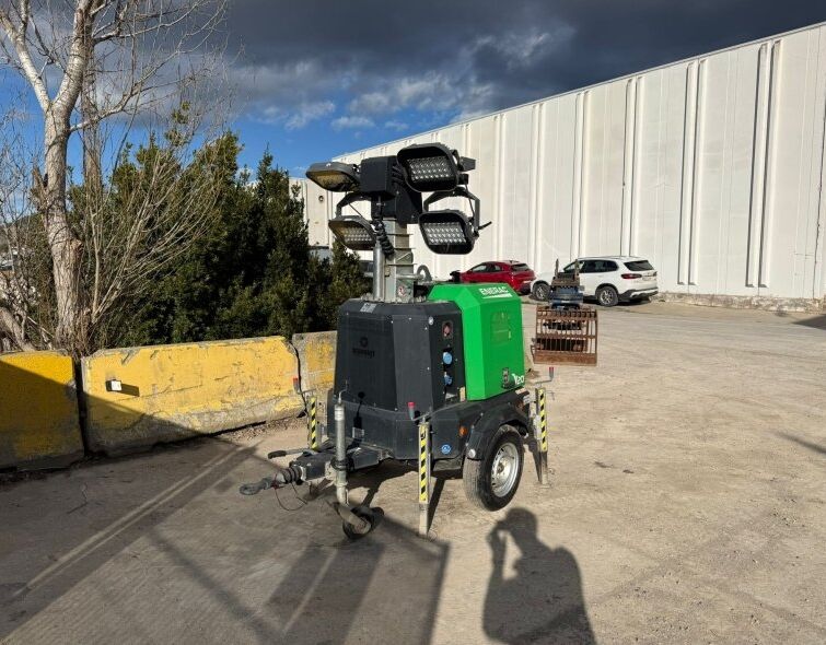 GENERAC MOBILE V20 LIGHTING TOWER