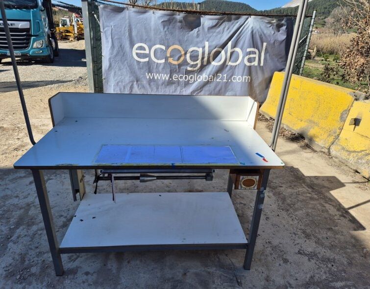 - INDUSTRIAL WORK TABLE