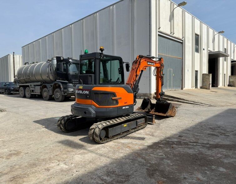 DEVELON DX55 R-7***IMMACULATE***