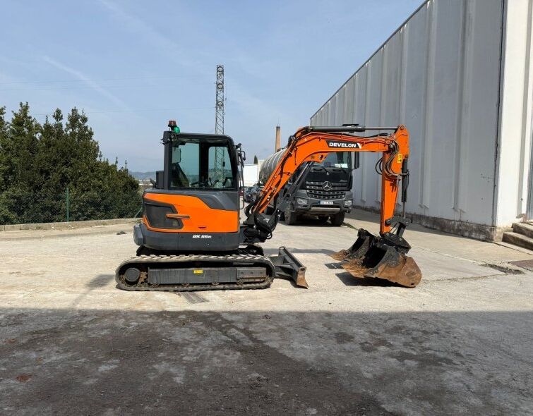 DEVELON DX55 R-7***IMMACULATE***