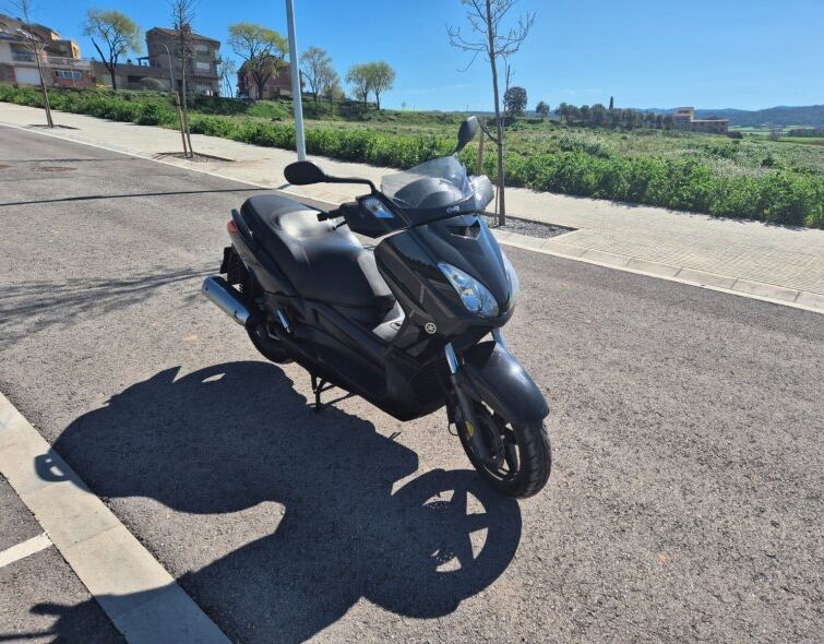 YAMAHA XMAX 125