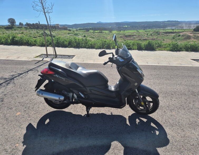 YAMAHA XMAX 125