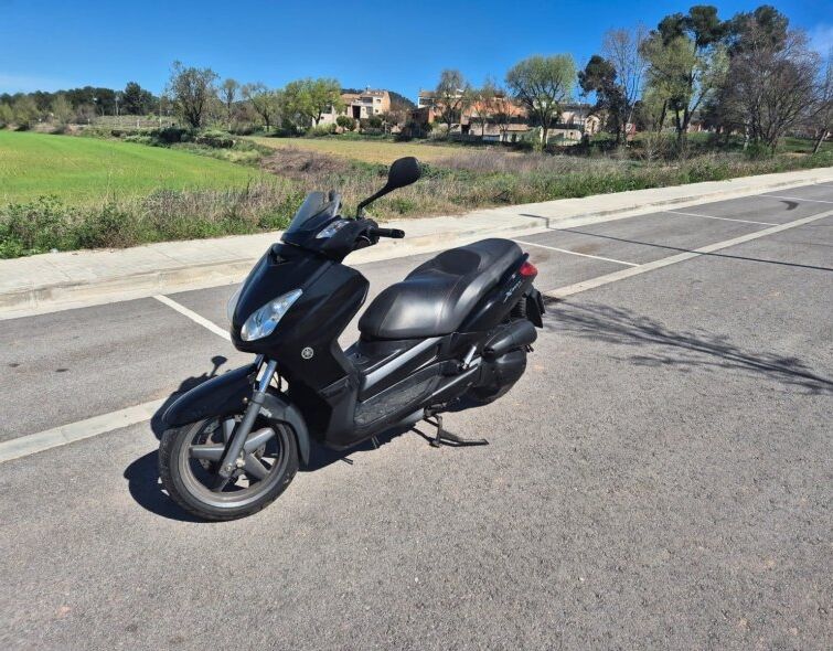 YAMAHA XMAX 125