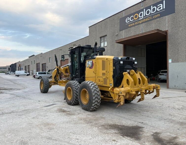CATERPILLAR  140 AWD ***IMPECCABLE***