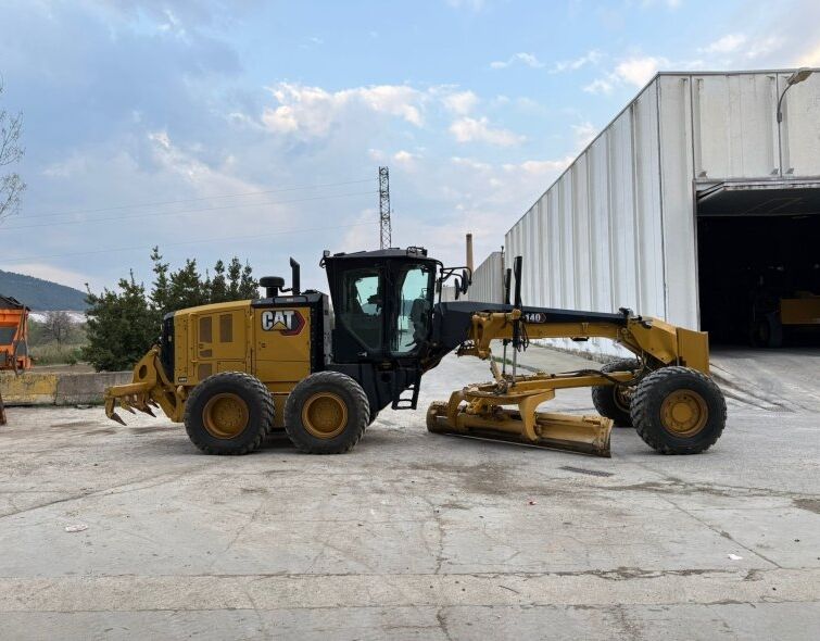 CATERPILLAR  140 AWD ***IMPECCABLE***