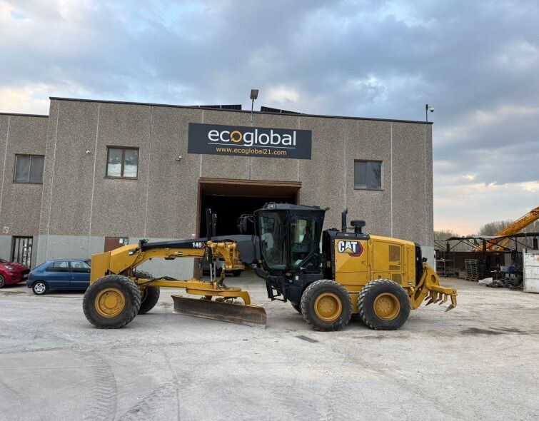 CATERPILLAR  140 AWD ***IMPECCABLE***