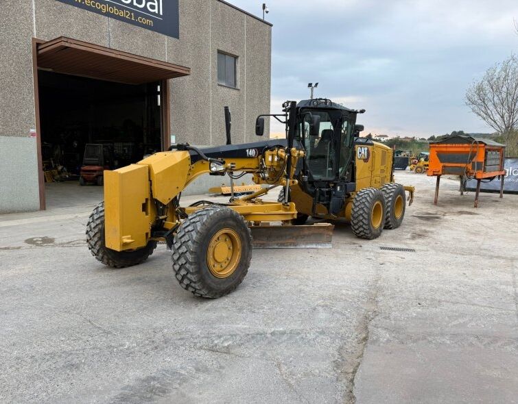 CATERPILLAR  140 AWD ***IMPECCABLE***