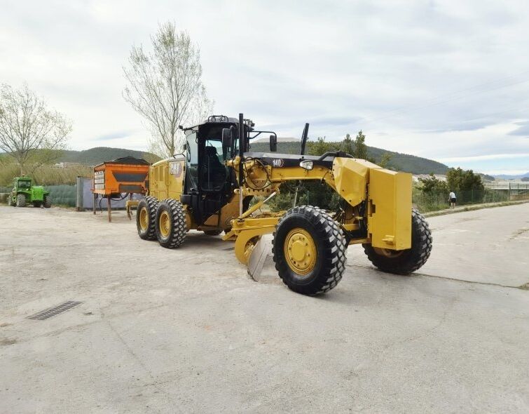 CATERPILLAR  140 AWD ***IMPECABLE***