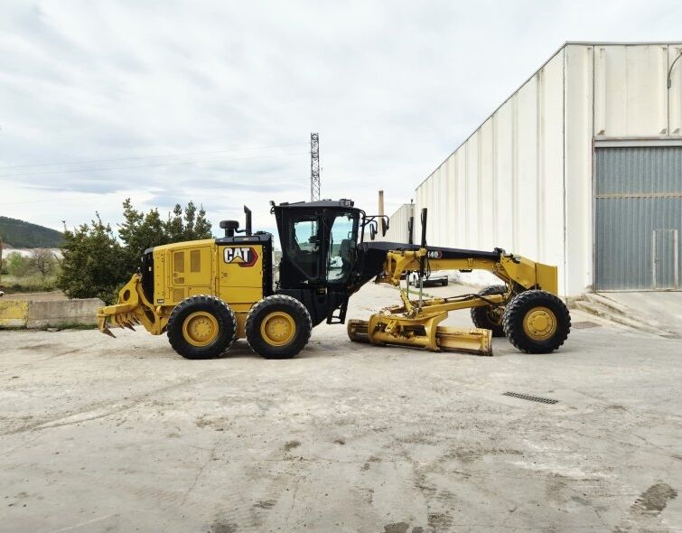 CATERPILLAR  140 AWD ***IMPECABLE***