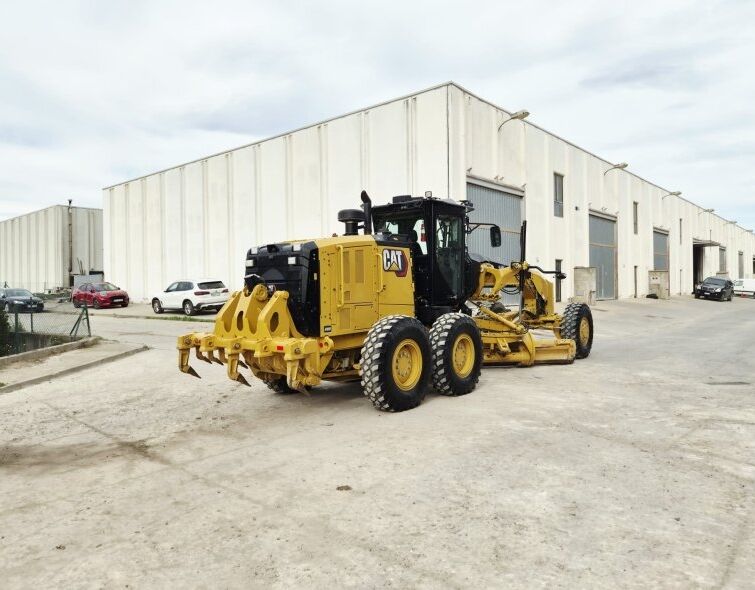 CATERPILLAR  140 AWD ***IMPECABLE***