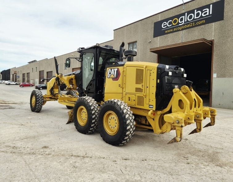 CATERPILLAR  140 AWD ***IMPECABLE***