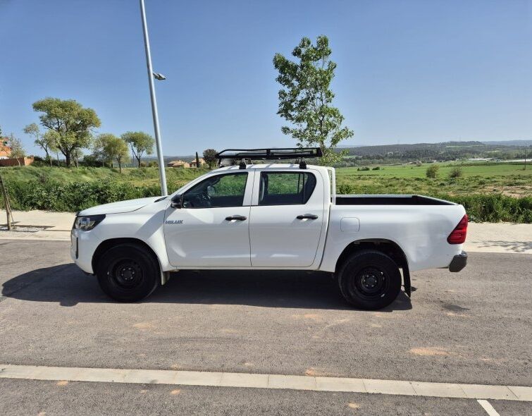 TOYOTA  HILUX 4x4 ***DOUBLE CAB***
