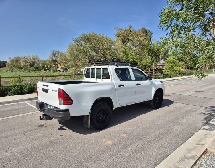TOYOTA  HILUX 4x4 ***DOUBLE CAB***