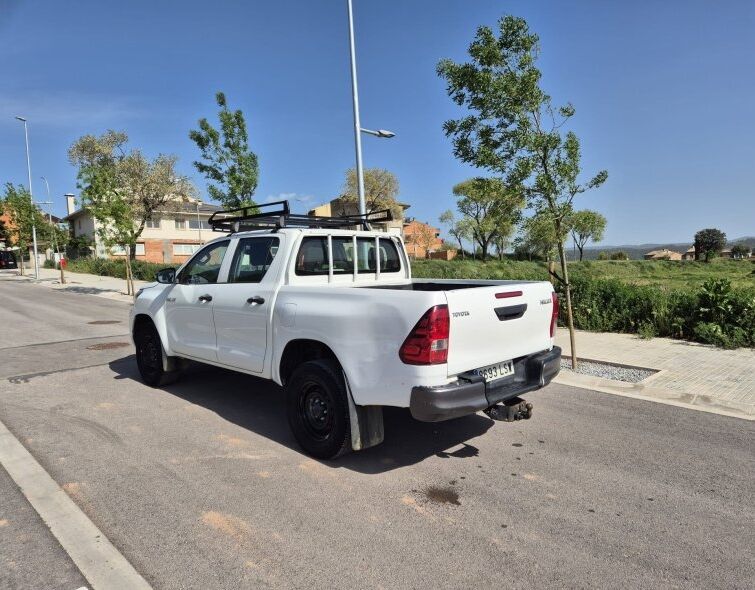 TOYOTA  HILUX 4x4 ***DOUBLE CAB***