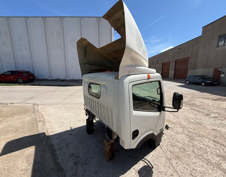- CAB NISSAN CABSTAR NT400