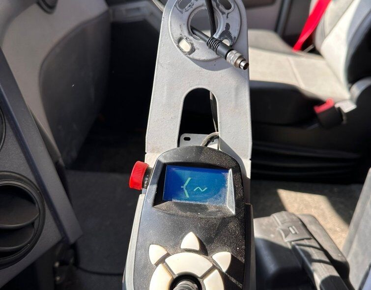 RENAULT K460 6X6 ***SNOW PLOW WITH SALT SPREADER***