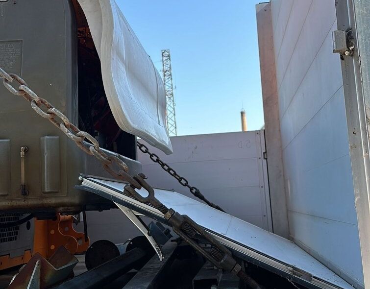 RENAULT K460 6X6 ***SNOW PLOW WITH SALT SPREADER***