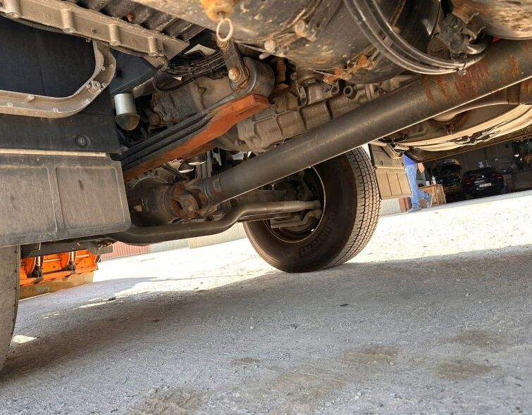 RENAULT K460 6X6 ***SNOW PLOW WITH SALT SPREADER***