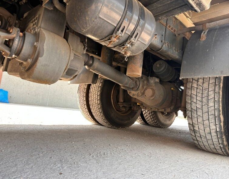 RENAULT K460 6X6 ***SNOW PLOW WITH SALT SPREADER***